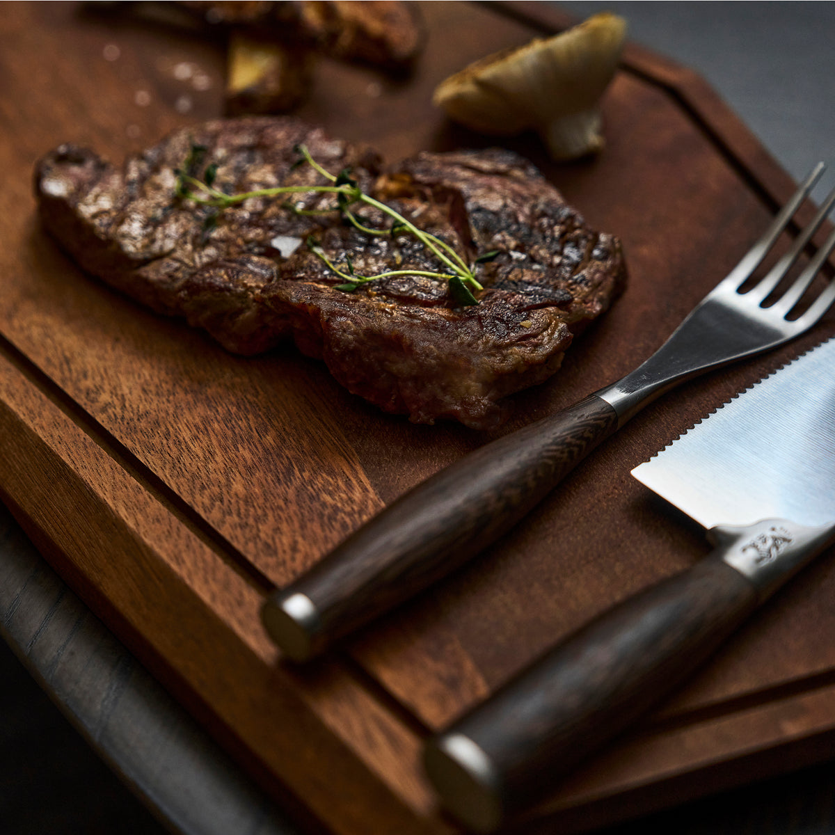 The Wild Beast Steak Set + The Chef's Cutting Board
