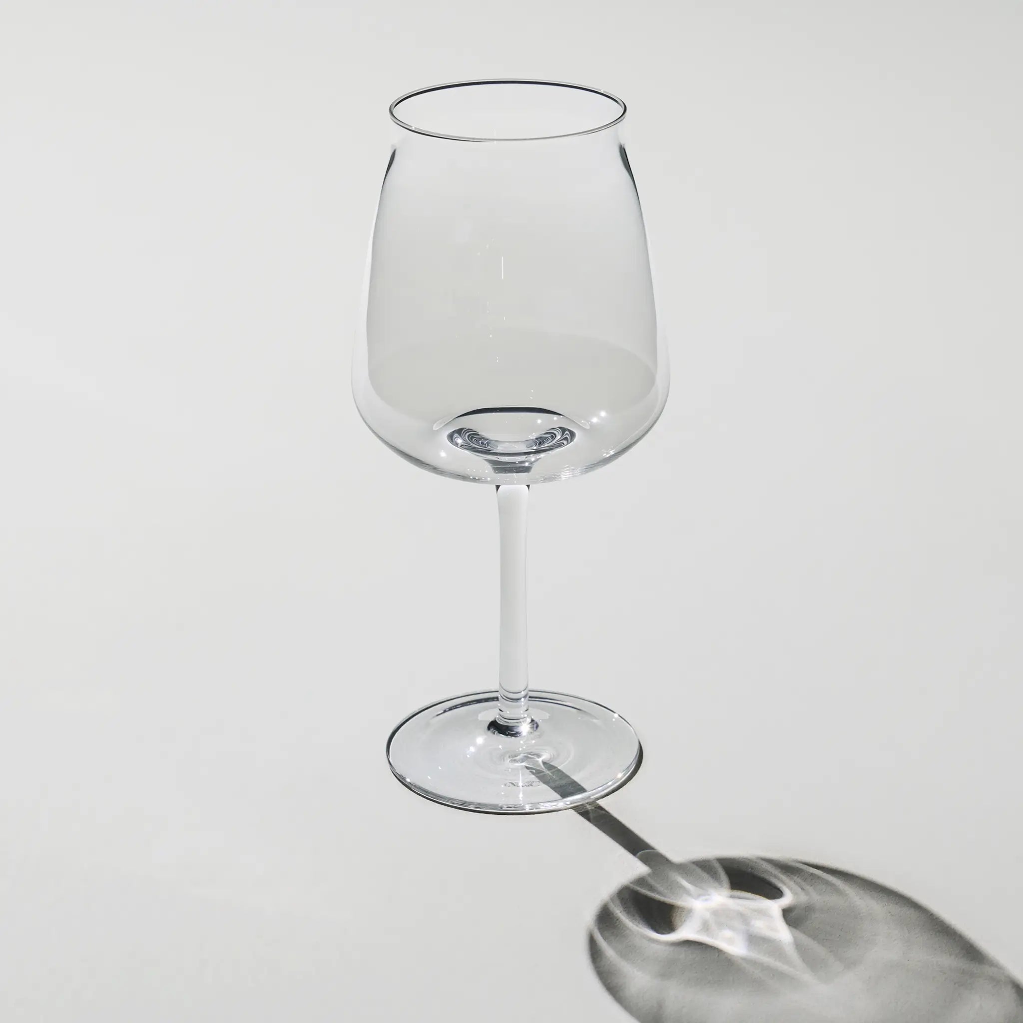 Et tomy Brewer’s Tower Glass – høje, slanke ølglas med fod og smal åbning, ideelle til aromatiske øl som pilsner og hvedeøl.